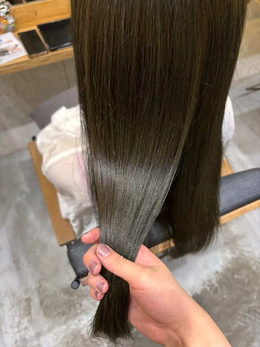 カラー オリーブカラー さわ くるみのヘアスタイル