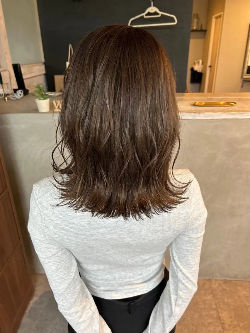 ミディアム カラー 透明感カラー 春成 佳那のヘアスタイル