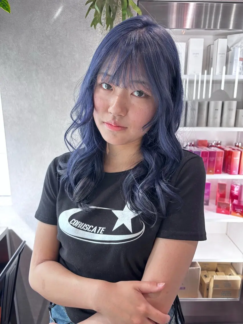 ミディアム カラー ヘアアレンジ 切りっぱなしボブ ブリーチ ダブルカラー イヤリングカラー ハイライトカラー ヘアカラー iona/ハイトーン /ネイルのネイルデザイン