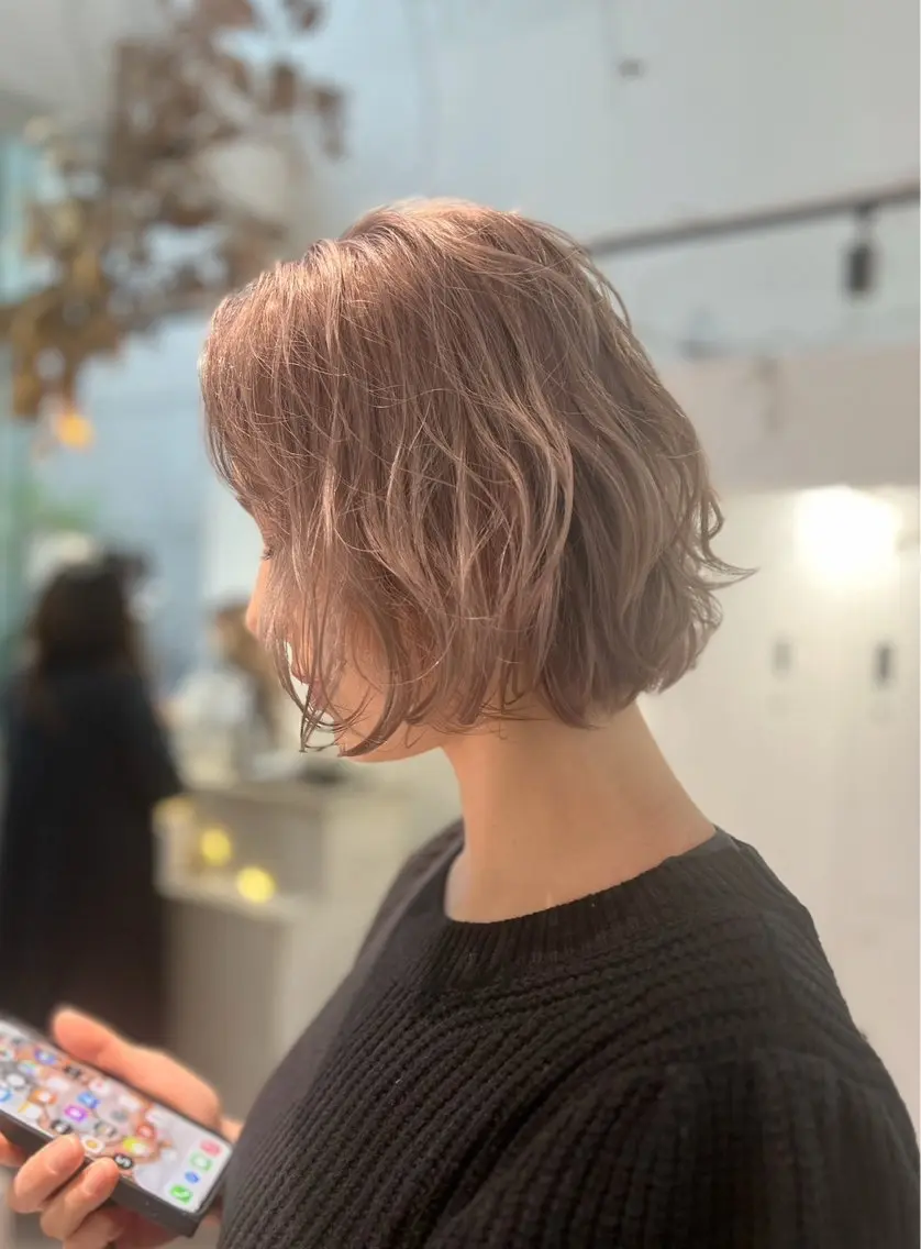 ショート カラー ショートボブ ベージュカラー ブリーチ ダブルカラー ハイライトカラー カット ヘアカラー トリートメント CHERIEブリーチ ダブルカラー 天神のヘアスタイル