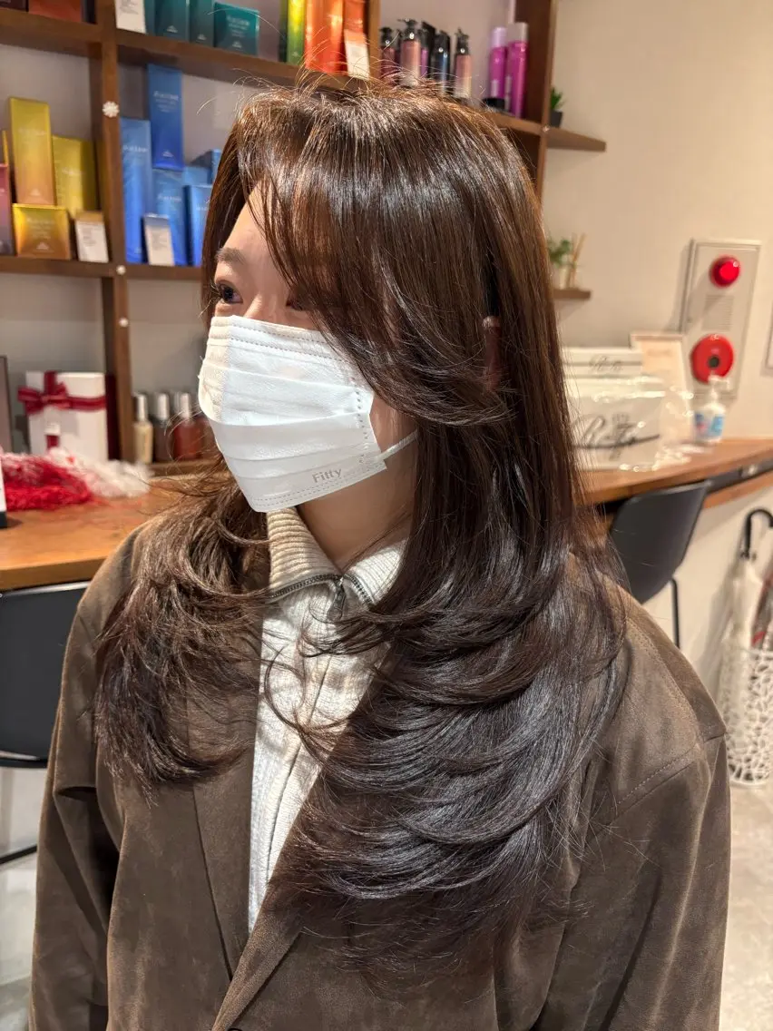 ロング カラー ブラウンカラー ナチュラルブラウン レイヤーカット 海外レイヤー/赤み 消しカラー/上原聖奈のヘアスタイル