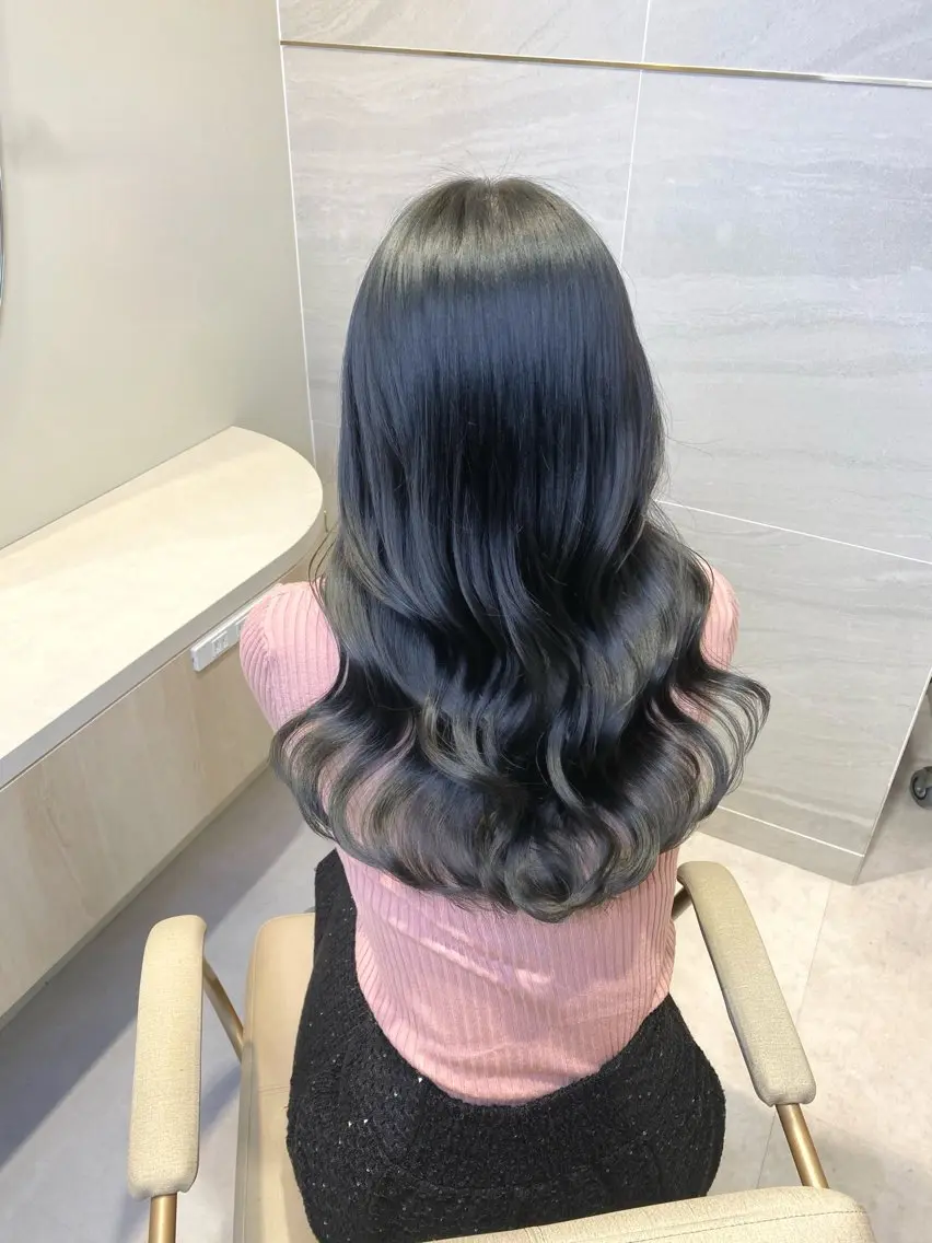 ロング カラー グレージュ イルミナカラー オリーブグレージュ オリーブグレー 韓国風ヘア カット ヘアカラー トリートメント 透明感カラー🌿 グレージュ🐺陽介のヘアスタイル