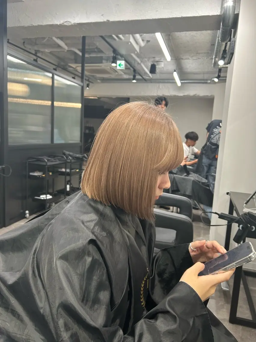 ミディアム カラー ヘアアレンジ ブリーチ ハイトーンカラー 💎韓国/ レイヤー カット/ 暖色🫧のヘアスタイル