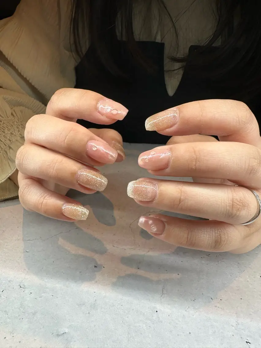 ネイル ブルー マグネットネイル ミラーネイル ニュアンスネイル ぷっくりネイル nailsalon Daphneのネイルデザイン