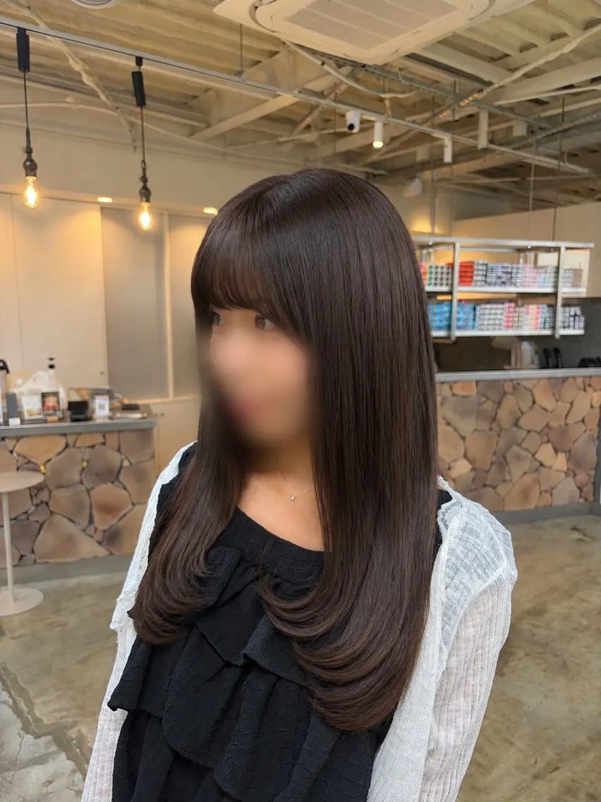 セミロング チョコレートブラウン ヘアカラー トリートメント fand KOTOMIのヘアスタイル