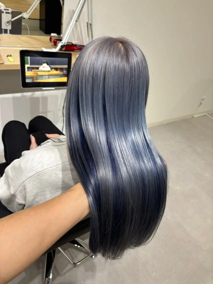ロング ケアブリーチ 黒瀬有汰のヘアスタイル