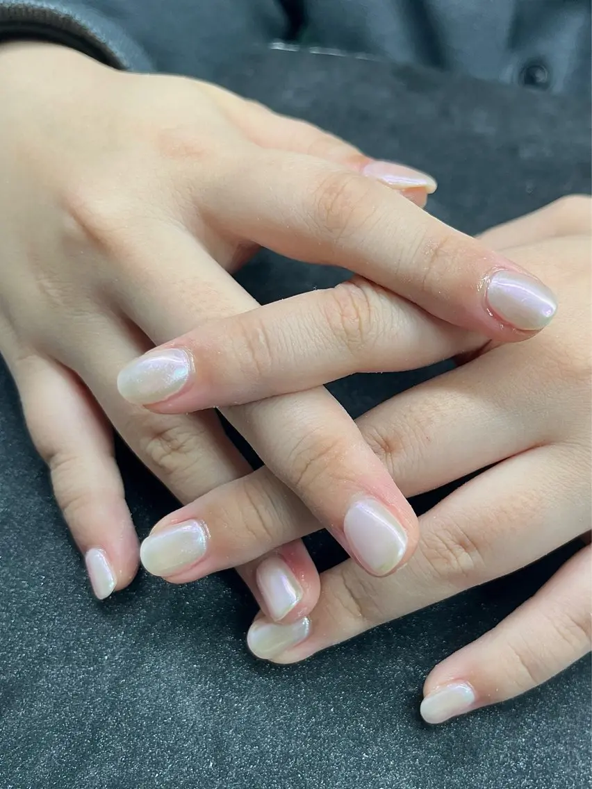 ネイル ミラーネイル Chika .のネイルデザイン