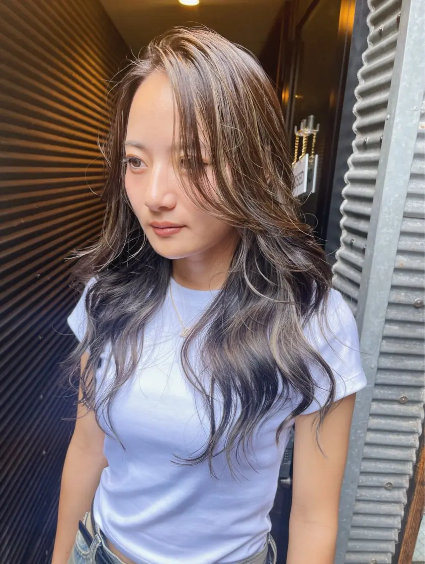 ロング カラー ハイライトカラー ハイライト レイヤーカット カット ヘアカラー トリートメント AiM 大名　似合わせカットのヘアスタイル