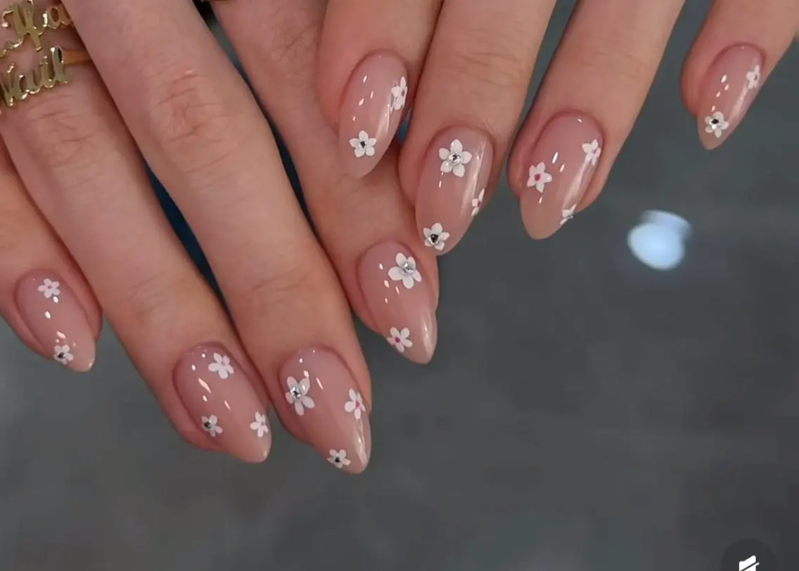 ネイル ハンドネイル エリ🫧 nail池袋東口のネイルデザイン