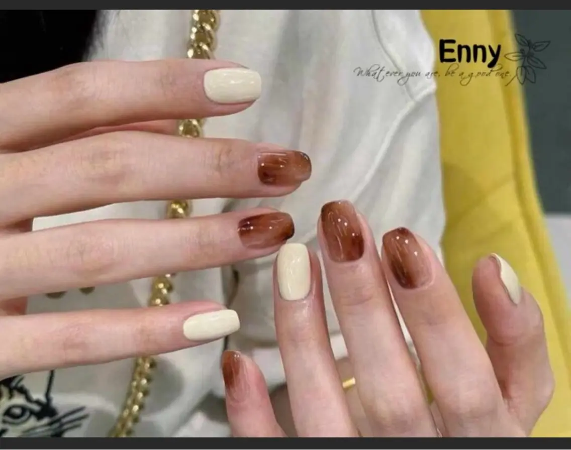 ネイル チークネイル 長さ出し フットネイル フレンチネイル ガラスフレンチ Nailsalon Ennyのネイルデザイン