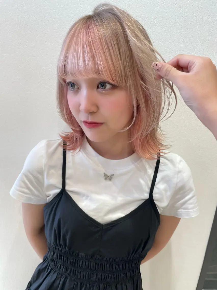 ミディアム karin ボブハイトーンのヘアスタイル