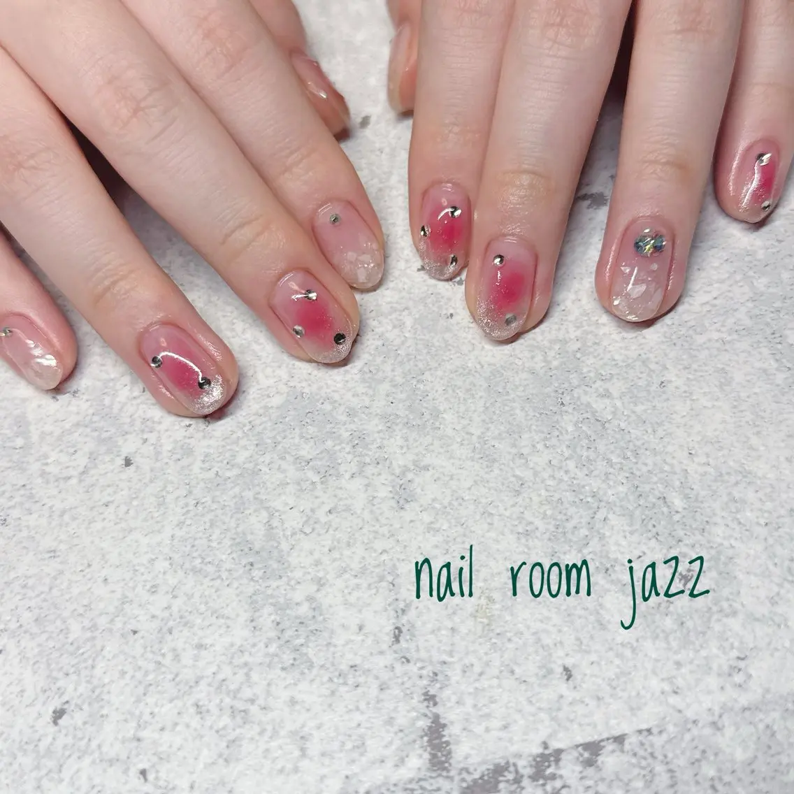 ネイル チークネイル キラキラネイル JAZZ nail&eyeのマツエク・マツパデザイン