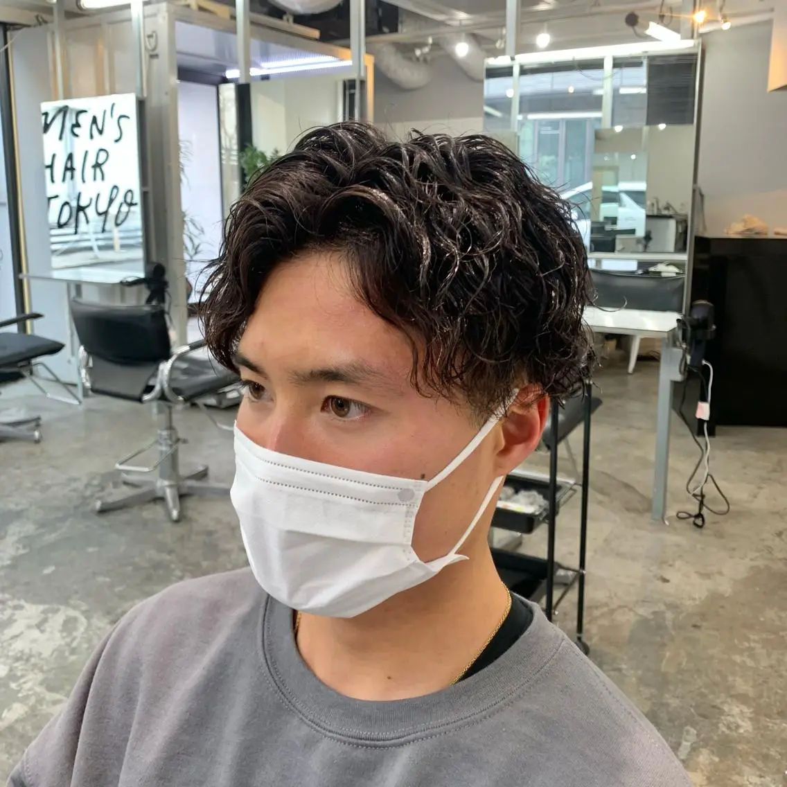 ショート パーマ メンズ センターパート カット パーマ メンズ特化美容師/ 藤戸 椋のヘアスタイル