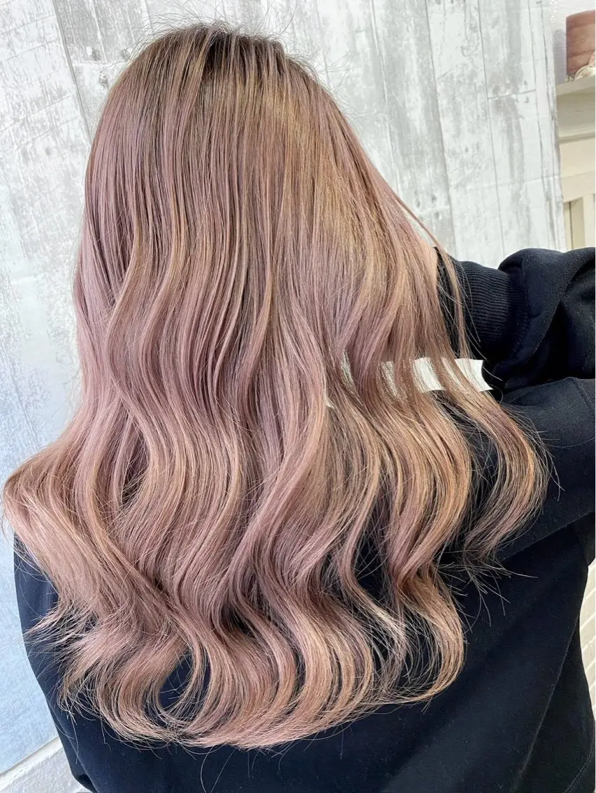 ロング ヘアカラー 渡邊 礼侍のヘアスタイル