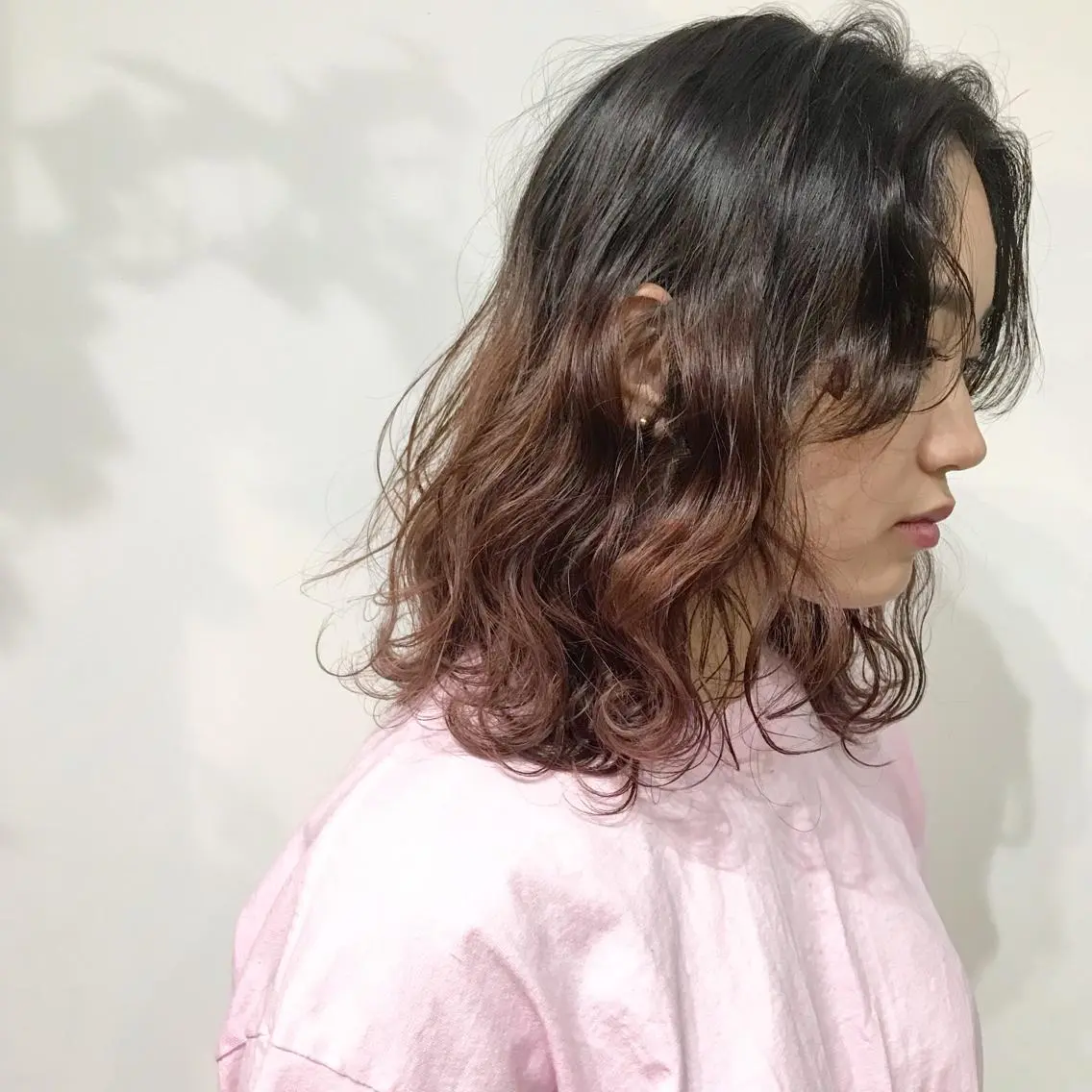 セミロング カラー グラデーションカラー ピンクカラー レイヤー/顔周り /AKARIのヘアスタイル