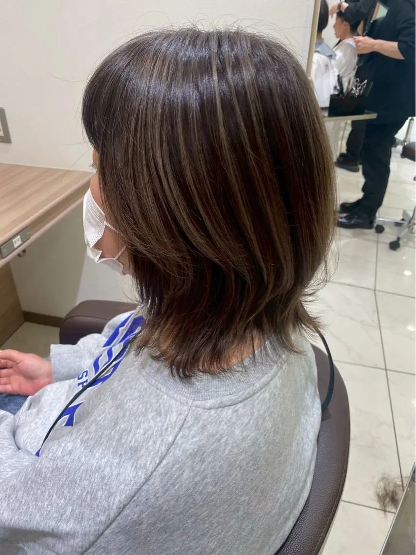 ミディアム カラー ハイライトカラー ハイライト 三川 洋樹のヘアスタイル