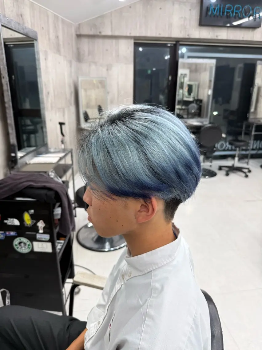 ショート カラー メンズ センターパート デザインカラー ヘアカラー トリートメント 推し活カラー🌈青 紫得意🔅かずき🔅のヘアスタイル