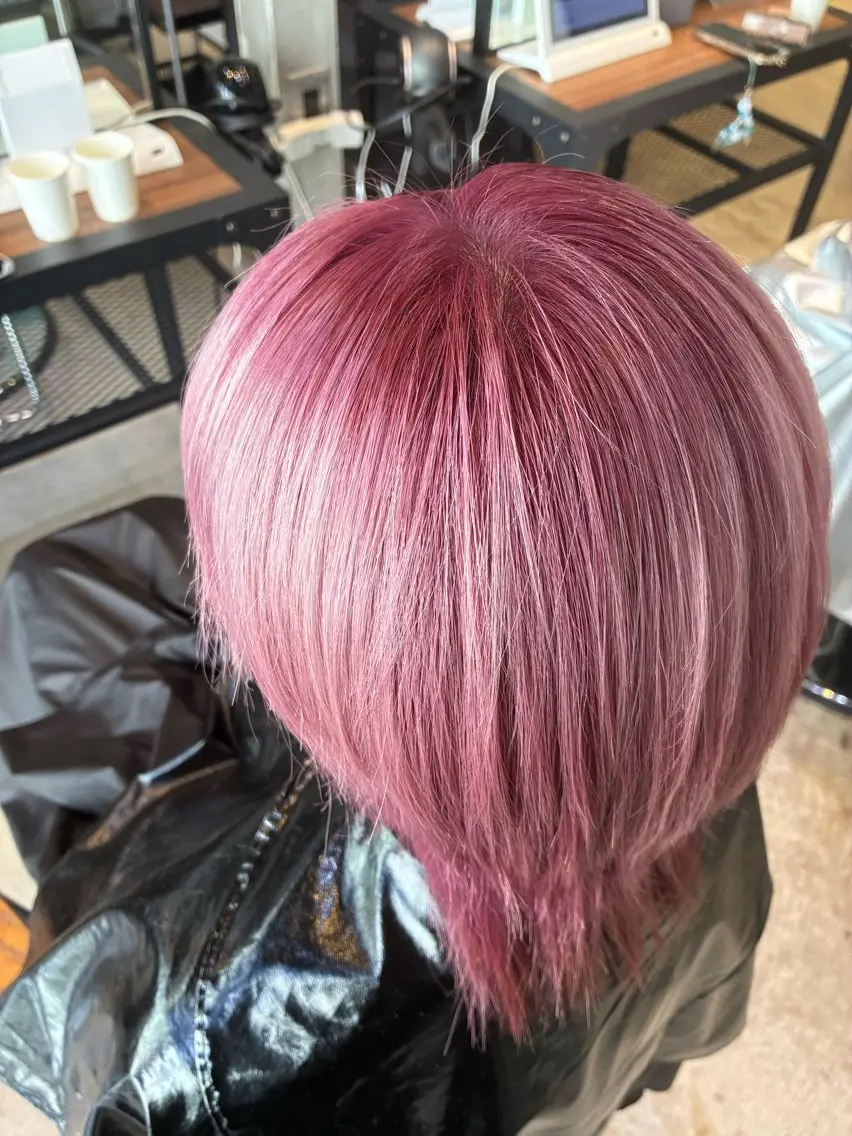 ショート カラー ピンクカラー ヘアカラー 王 春文のヘアスタイル