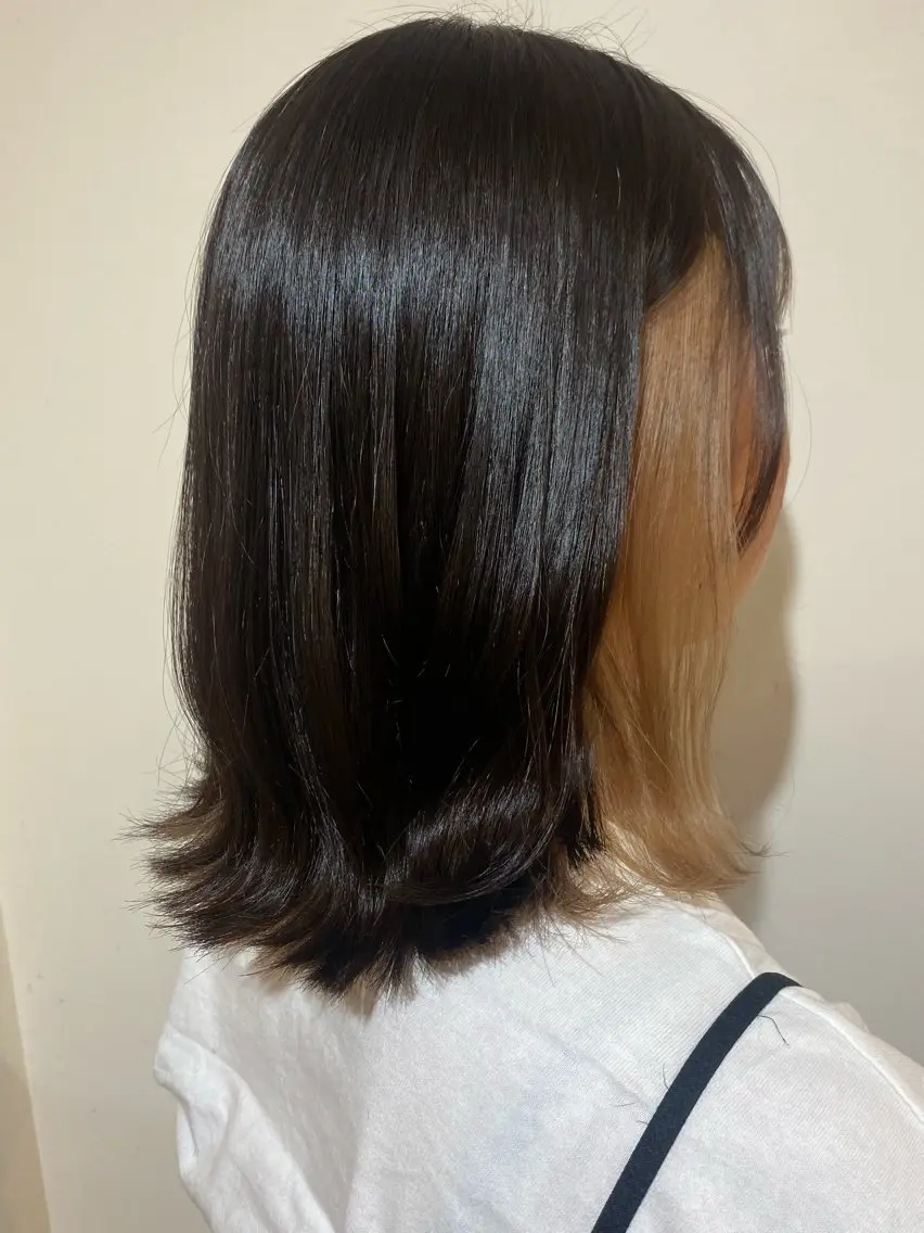 ミディアム COLO✨️ 白川綺香のヘアスタイル