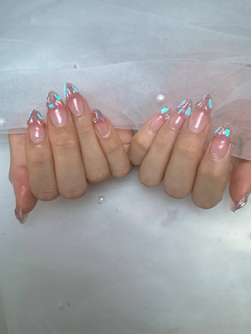 ネイル フットネイル フレンチネイル ガラスフレンチ キラキラネイル 持ち込み ハンドネイル Queeens nailのネイルデザイン