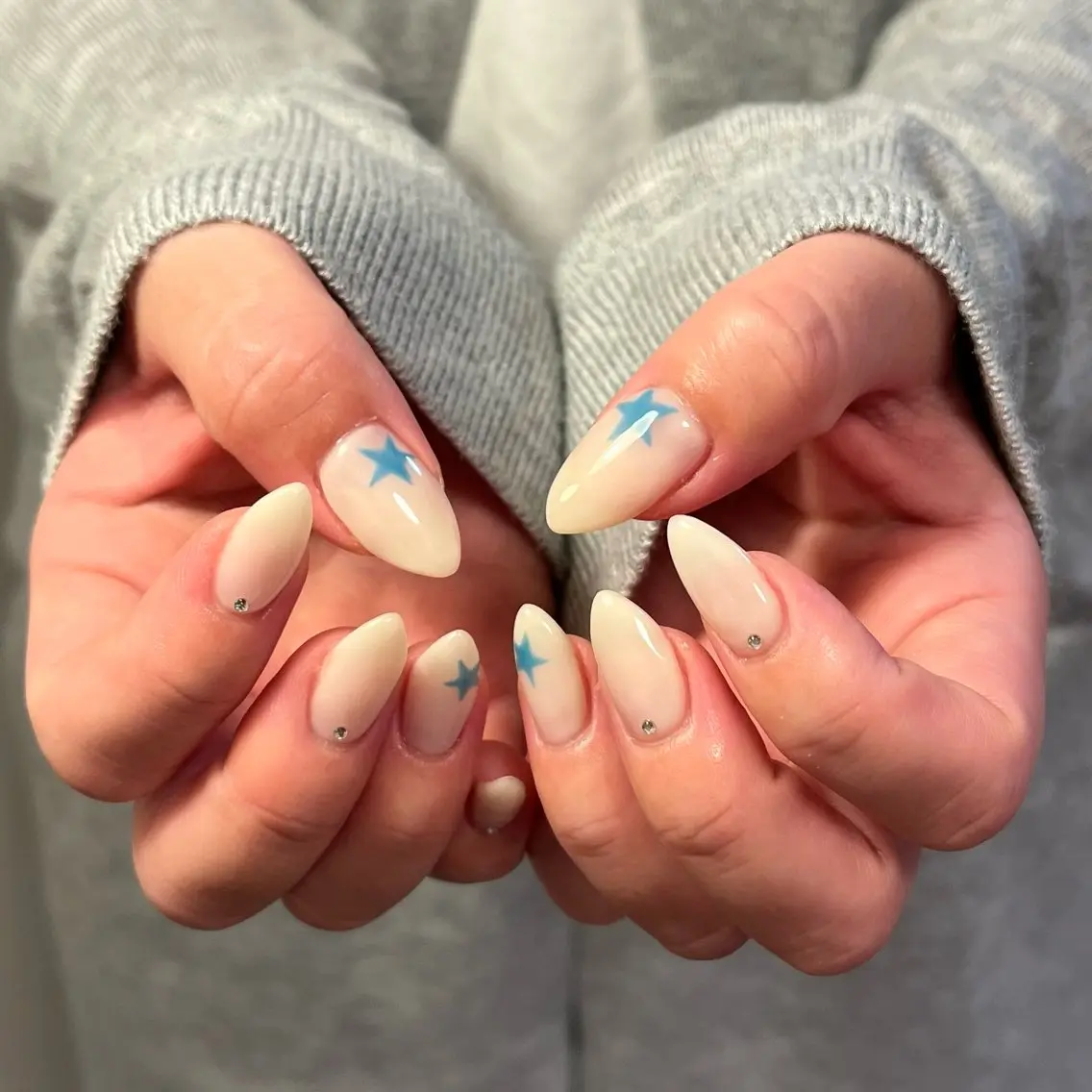 ネイル ハンドネイル フットネイル neroria nailのネイルデザイン