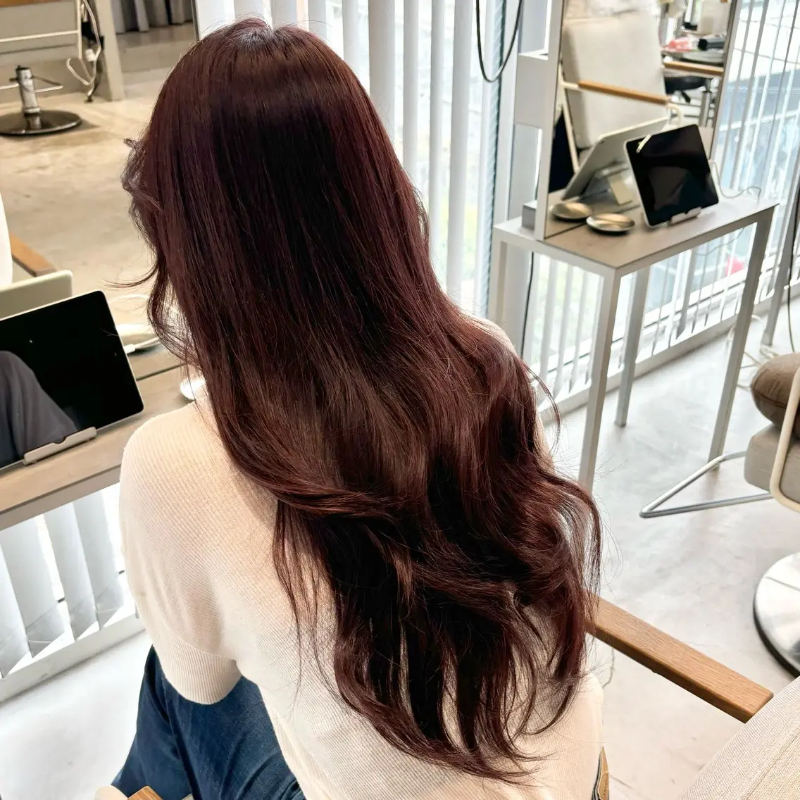 カラー ブラウンカラー ピンクカラー レイヤーカット KAEのヘアスタイル