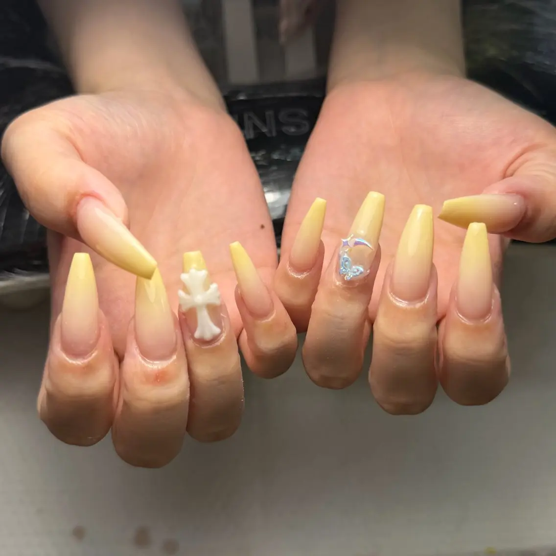 ネイル ハンドネイル いちご ちゃんのネイルデザイン