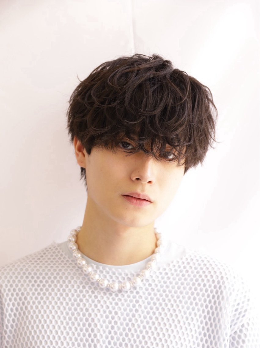 ミディアム パーマ メンズ ミディアムパーマ マッシュ メンズパーマ 似合わせカット カット パーマ ヘアセット メンズカット職人/ モテ髪/たくみのヘアスタイル