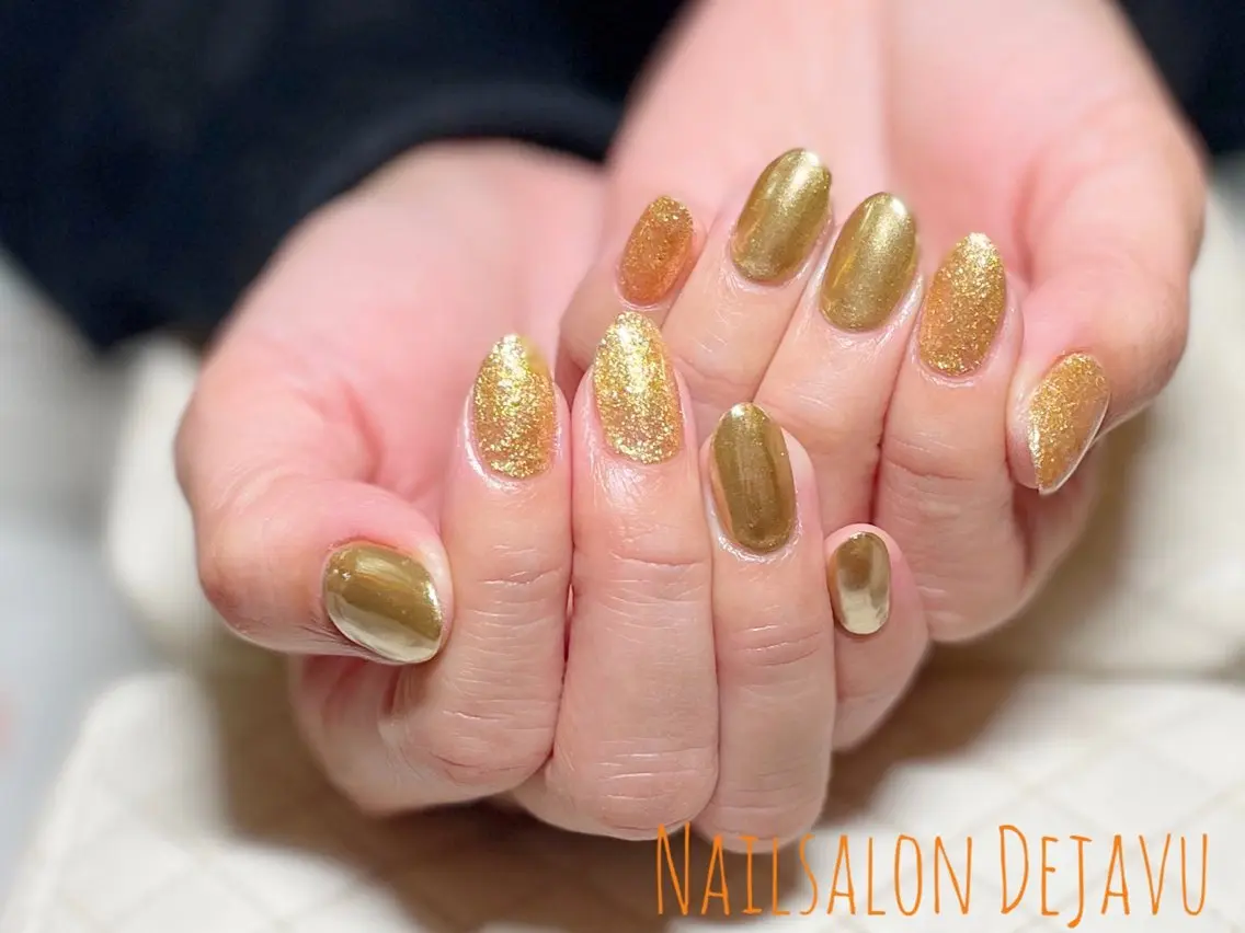 ネイル ラメ(グリッター) ミラーネイル Nail salon Dejavu 🌿のネイルデザイン