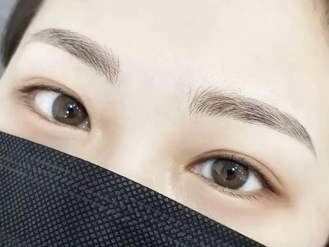 《中国美女風ワンホン(網紅)眉毛》アイブロウWAX美眉スタイリング ¥4580の写真