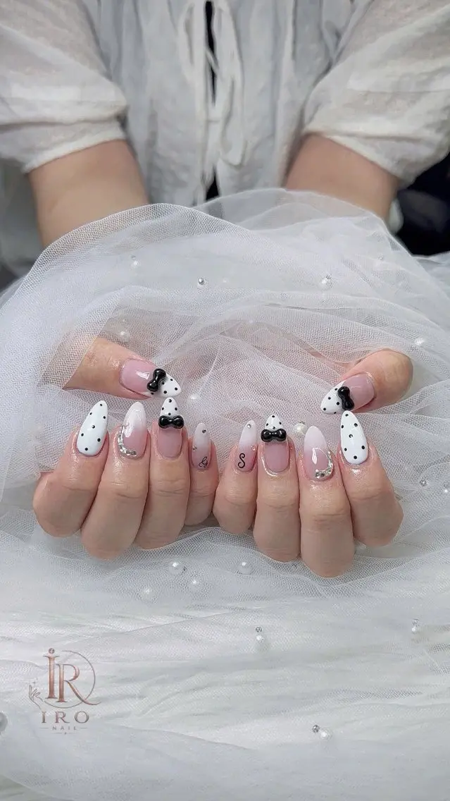 ネイル チークネイル フレンチネイル グラデーション 韓国ネイル マグネットネイル MiA NAILのネイルデザイン