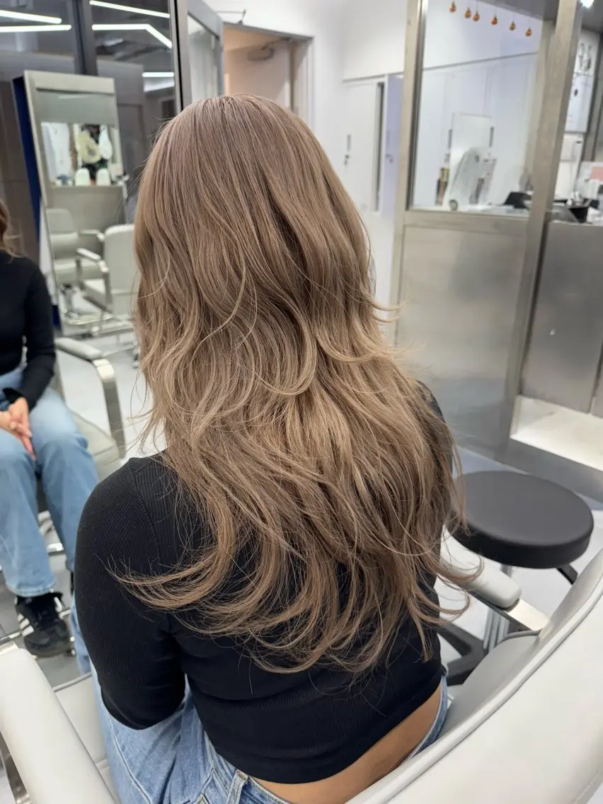 ロング カラー ヘアアレンジ 渋谷のブリーチカラー シェフ🧑🍳蓮のヘアスタイル
