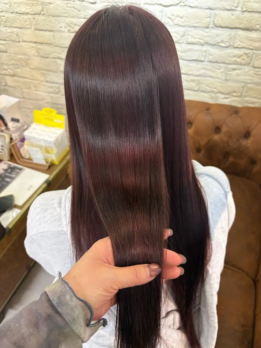 ロング 河上麻衣/白髪ぼ かし/CLUTCHのヘアスタイル