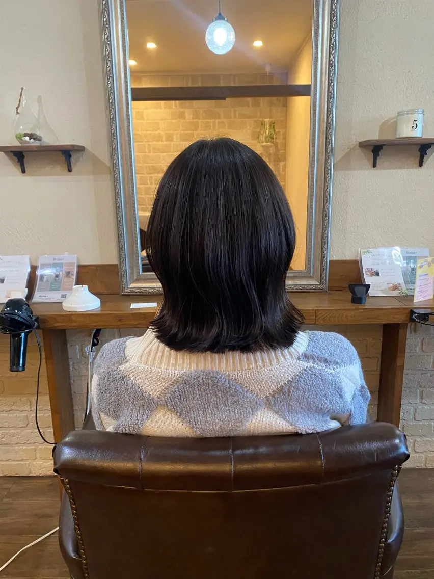 ミディアム 肥田 夕蘭のヘアスタイル