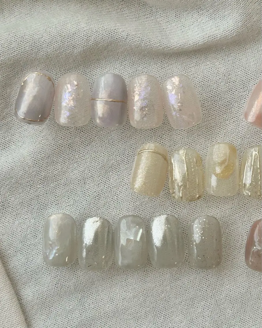 ネイル オーロラネイル ジェルネイル キラキラネイル ニュアンスネイル オフィスネイル 𓂃toi. 儚げnuanceのネイルデザイン