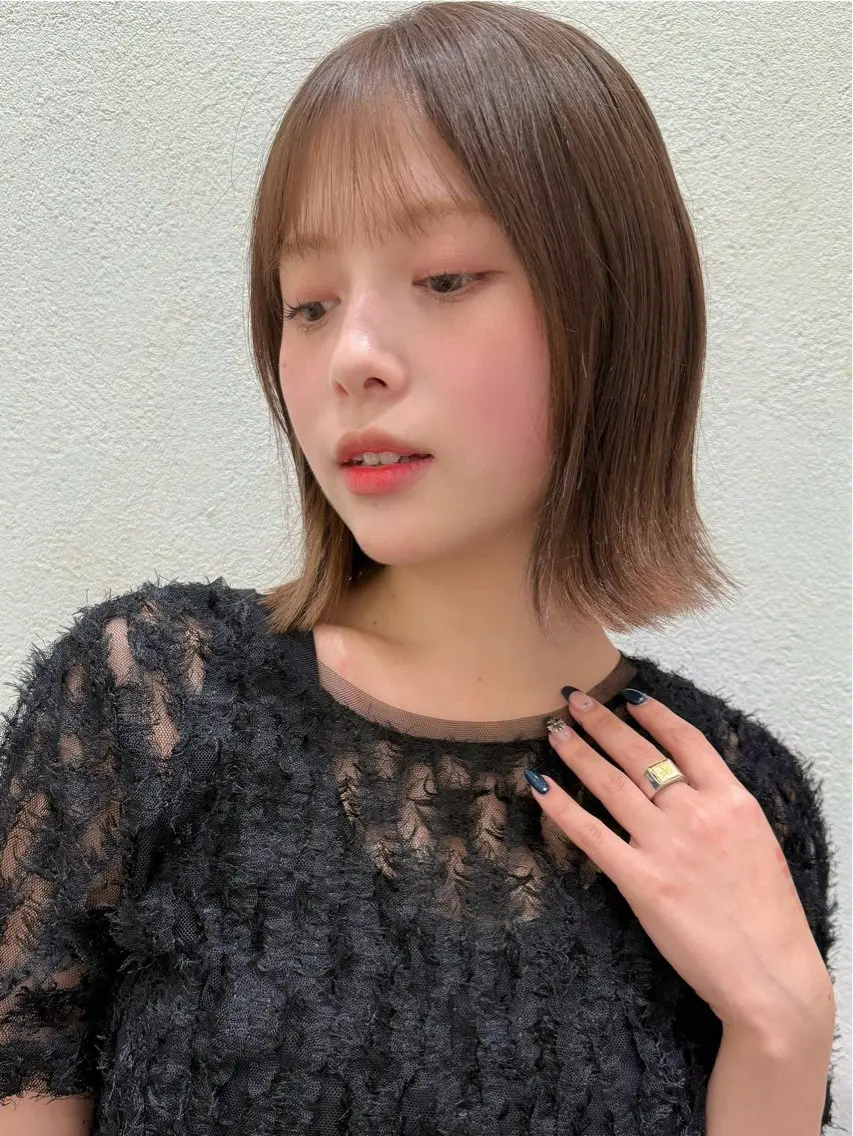 ミディアム 米澤 由衣のヘアスタイル