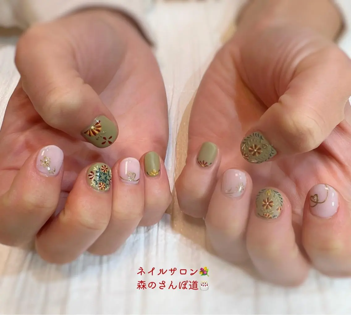 ネイル ハンドネイル ショートネイル 森のさんぽ道のネイルデザイン