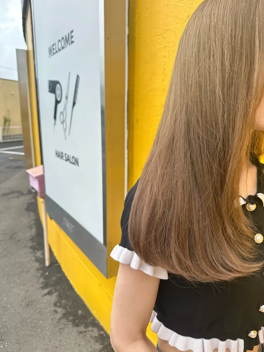 ロング フカサワ シホのヘアスタイル