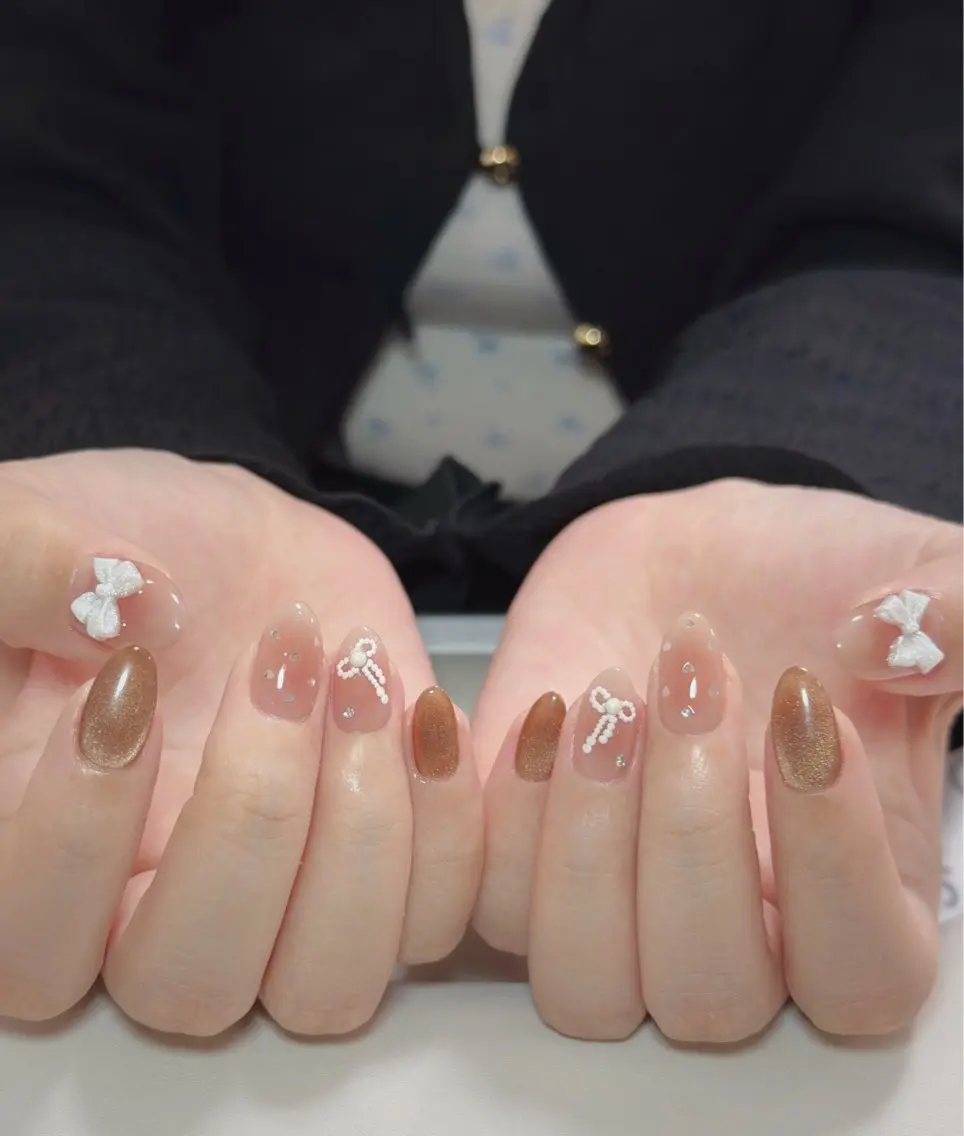 ネイル オーロラネイル 長さ出し フットネイル 韓国ネイル ラメ(グリッター) 👍thumbs up nail👍のネイルデザイン