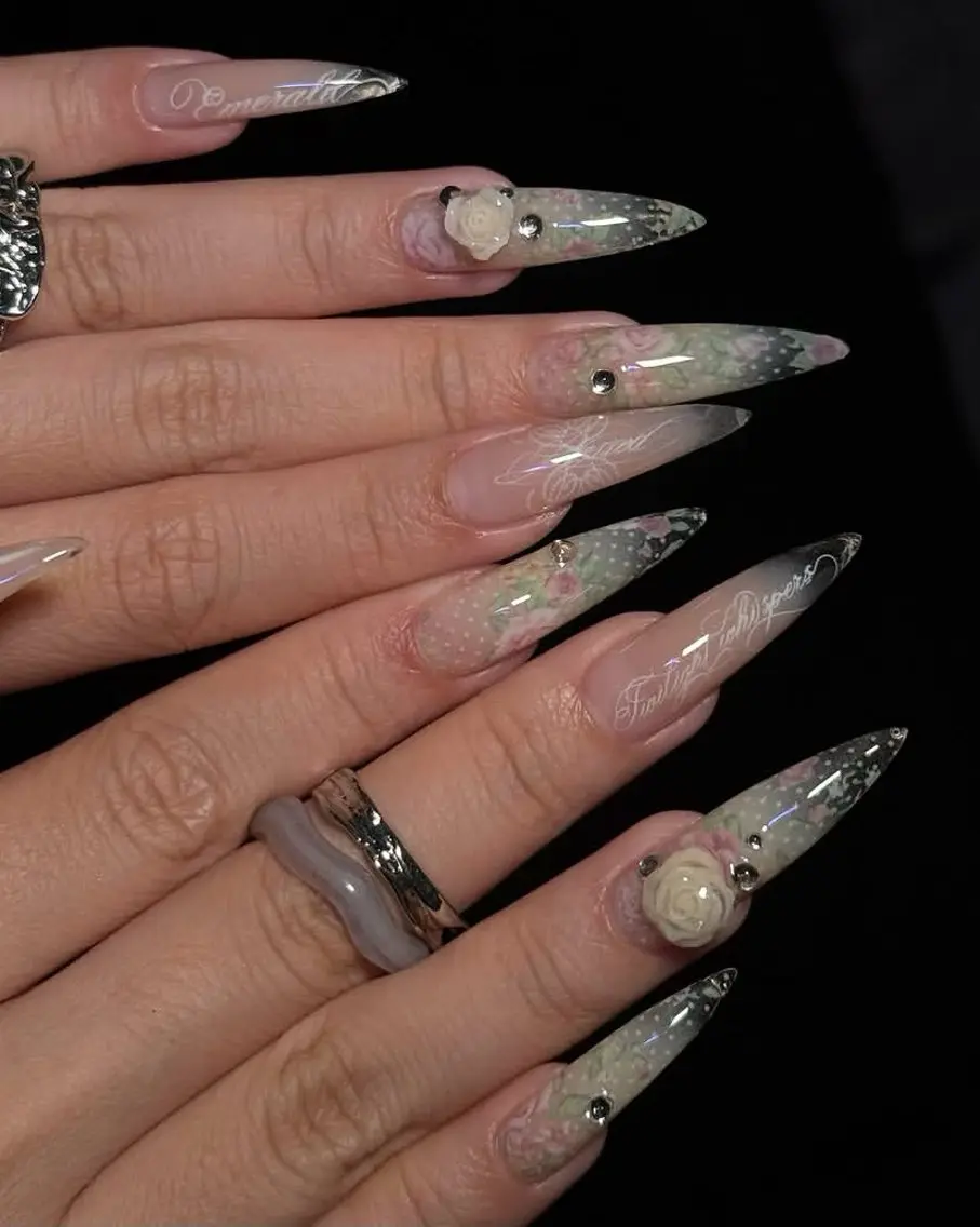 ネイル アートネイル フレンチネイル ジェルネイル キラキラネイル 韓国ネイル ハンドネイル ICE Nailsのネイルデザイン