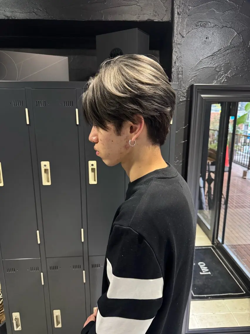 ショート カラー ヘアアレンジ メンズ センターパート カット ヘアカラー トリートメント ヘアセット メンズ専門 美容師✨ アメ村 堀江颯瑛のヘアスタイル