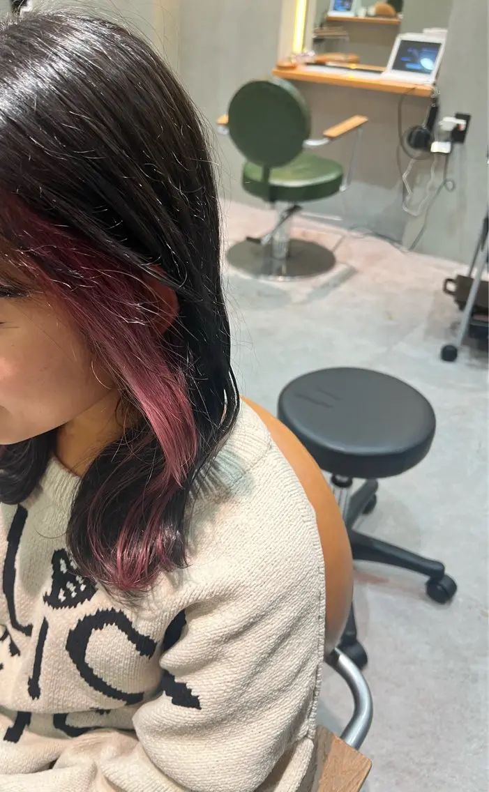 カラー ピンクカラー 安岡 稜太のヘアスタイル
