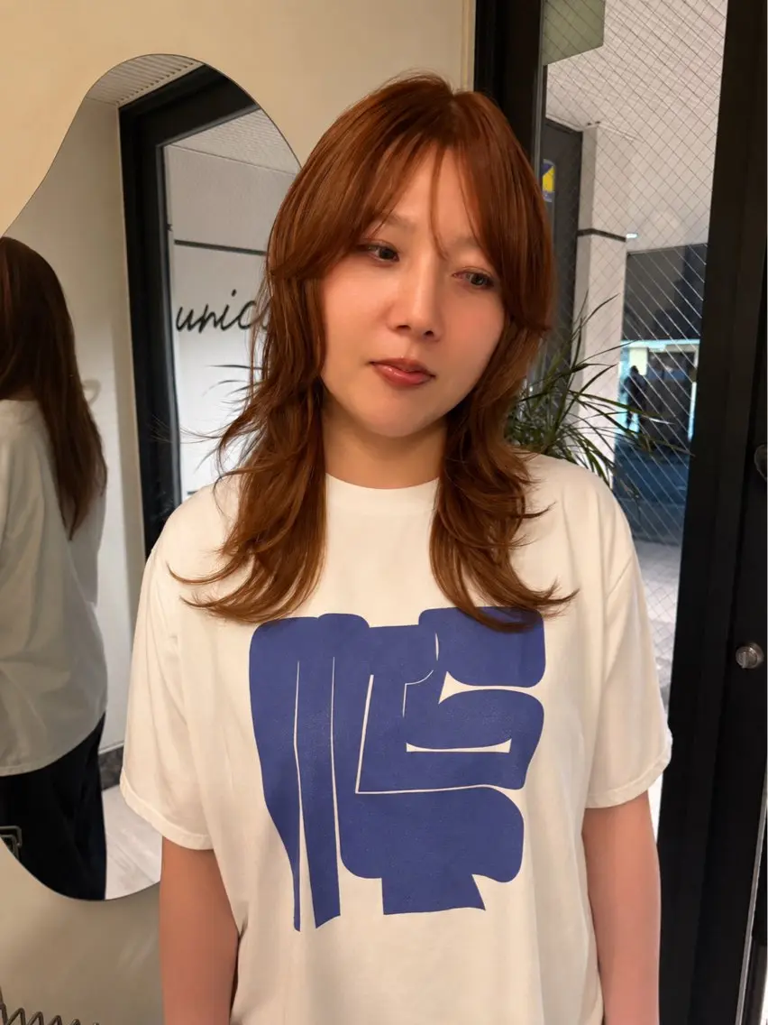 セミロング カラー ブリーチ ダブルカラー ブリーチなしカラー オレンジ カット ヘアカラー 渋谷 留菜のヘアスタイル