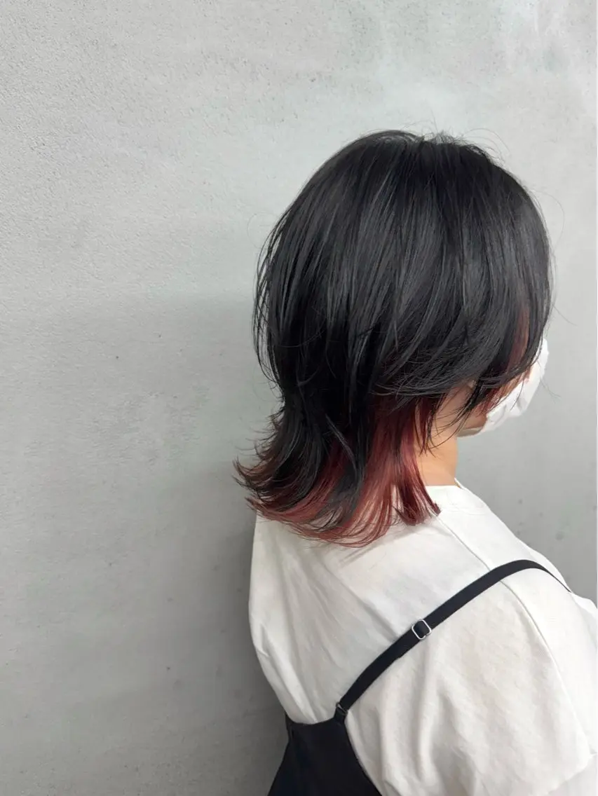ショート カラー ヘアアレンジ インナーカラー レッドカラー ウルフカット カット ヘアカラー #tag 佐藤璃美のヘアスタイル