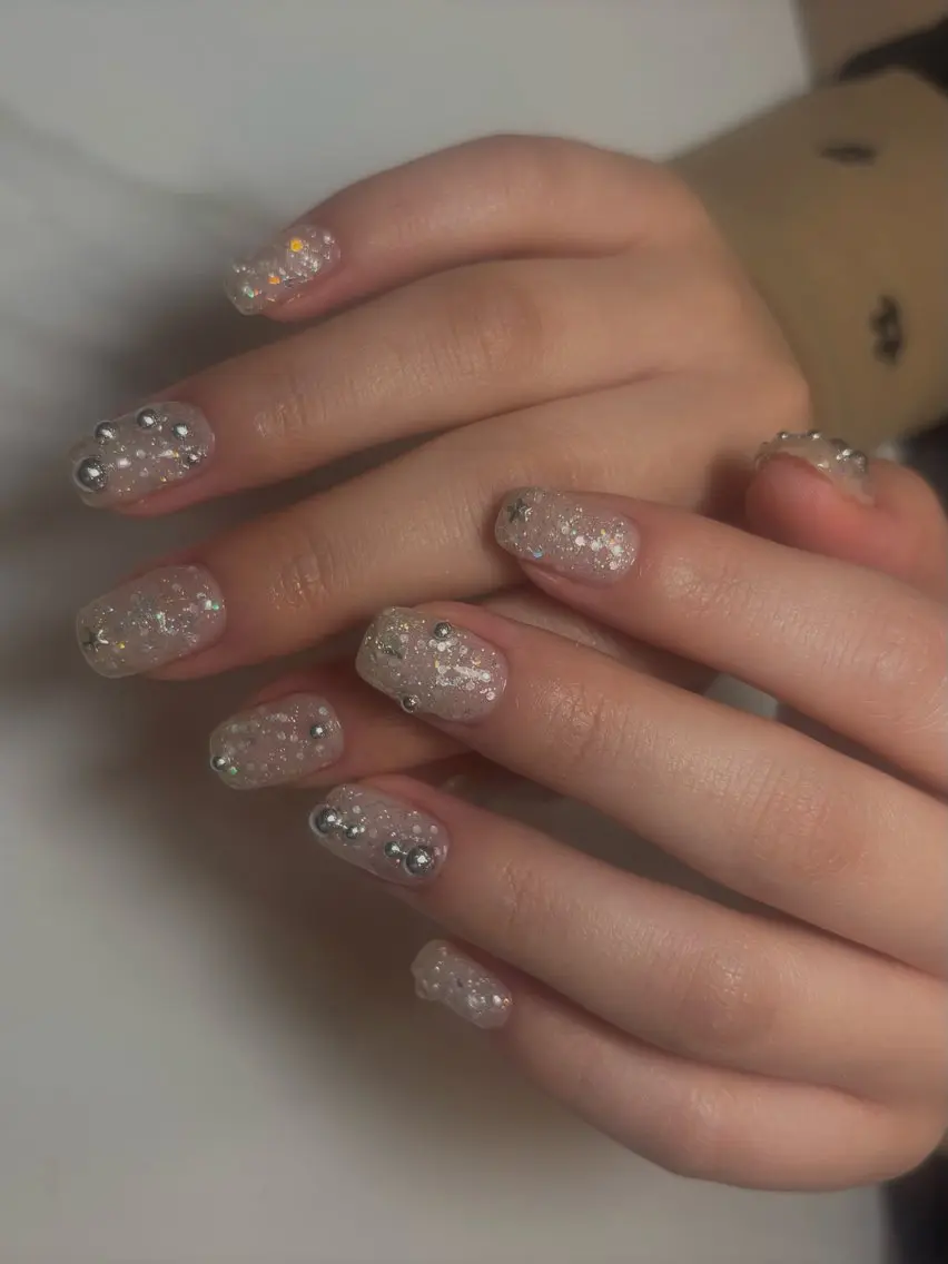 ネイル キラキラネイル ラメ(グリッター) ワンカラーネイル ハンドネイル MIU @306.211のネイルデザイン