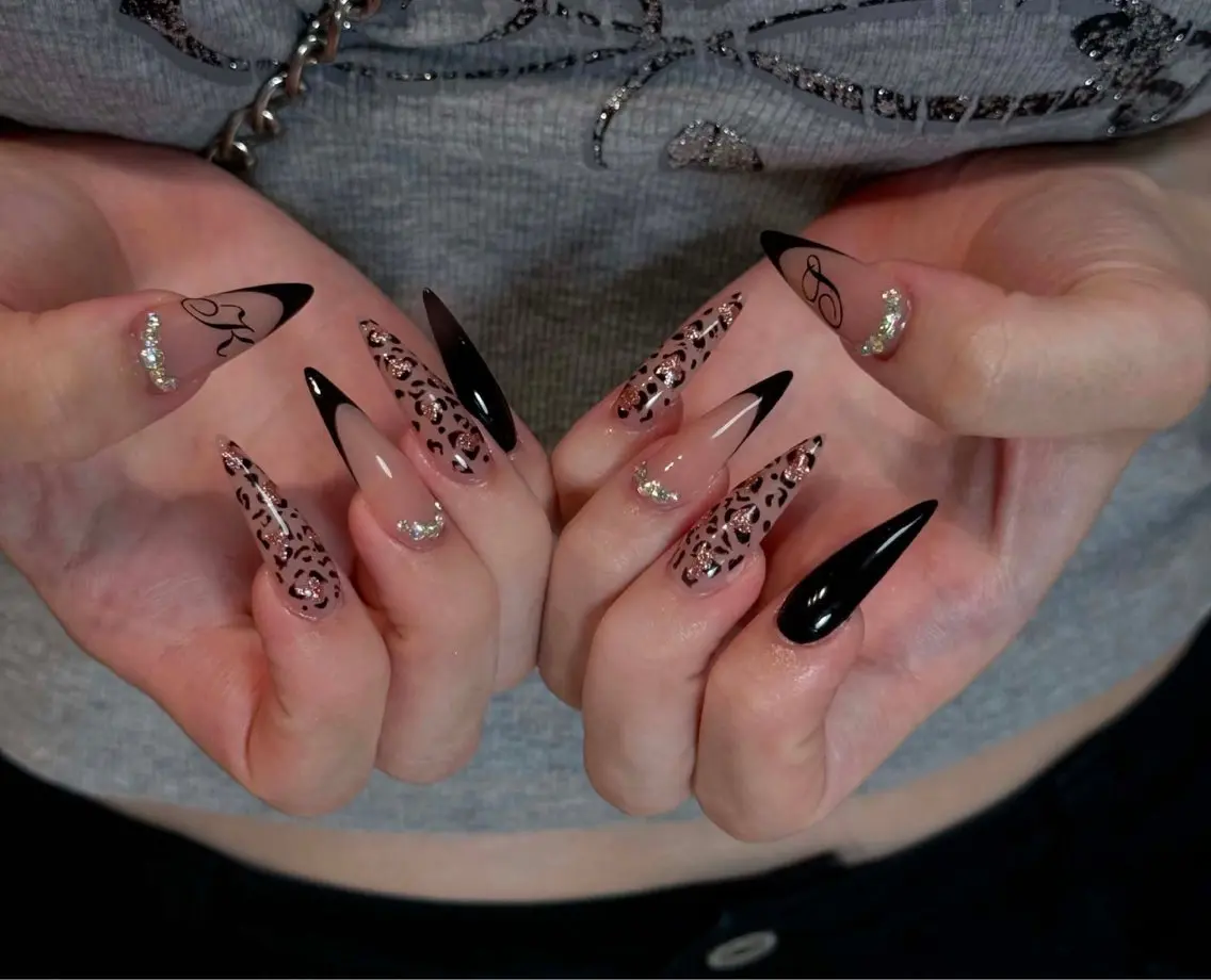 ネイル チークネイル ドット フレンチネイル グラデーション ハート ハンドネイル Julli NailStudioのネイルデザイン