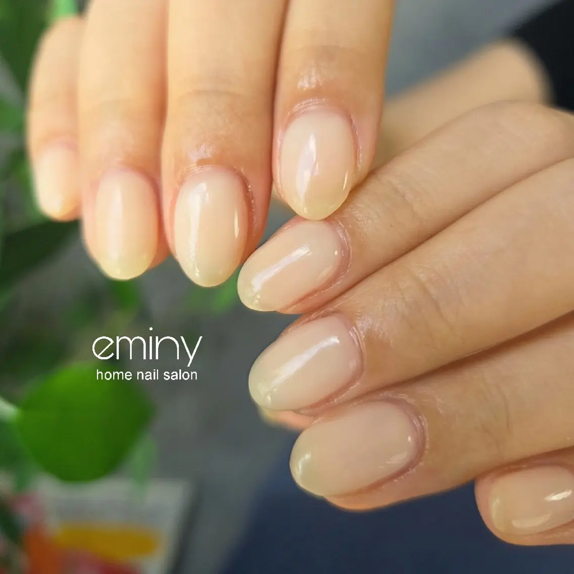 ネイル ジェルネイル ワンカラーネイル シンプルネイル 夏ネイル ホワイト ハンドネイル nail salon  eminyのネイルデザイン