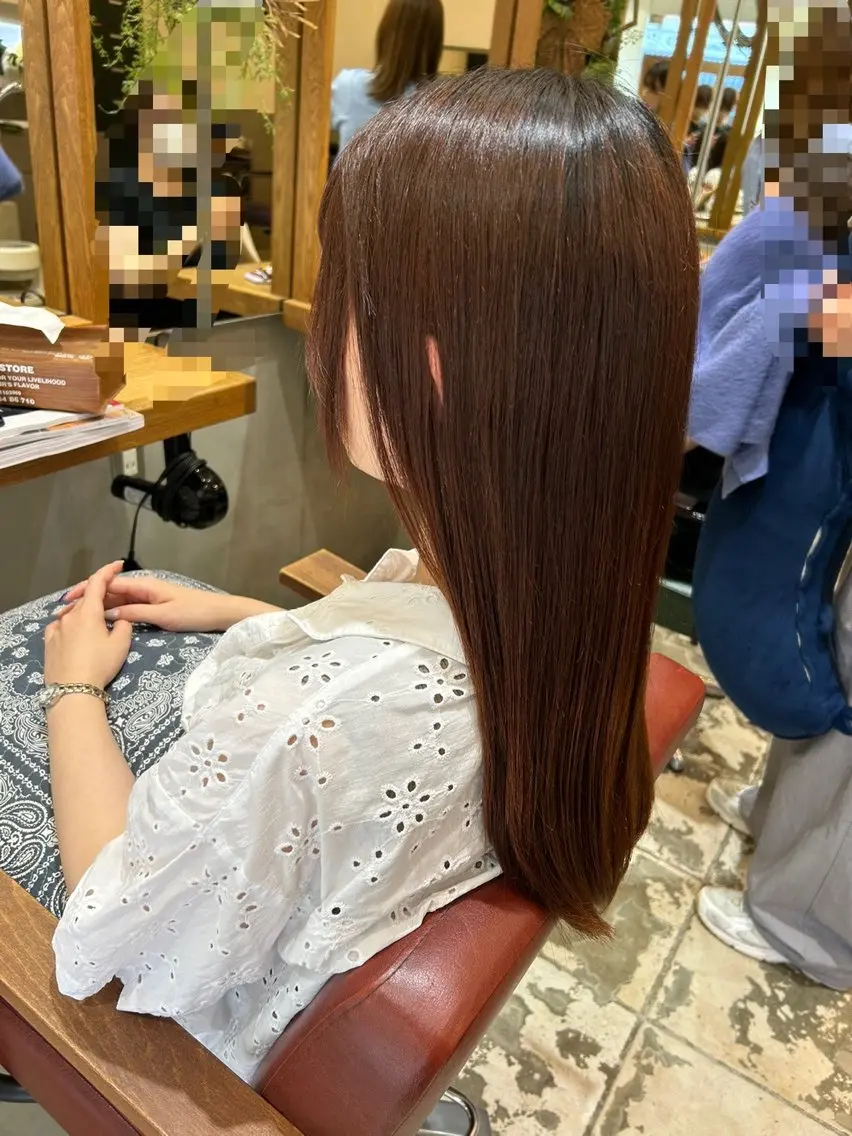 セミロング カラー カット 縮毛矯正 トリートメント 若狭 彩花のヘアスタイル