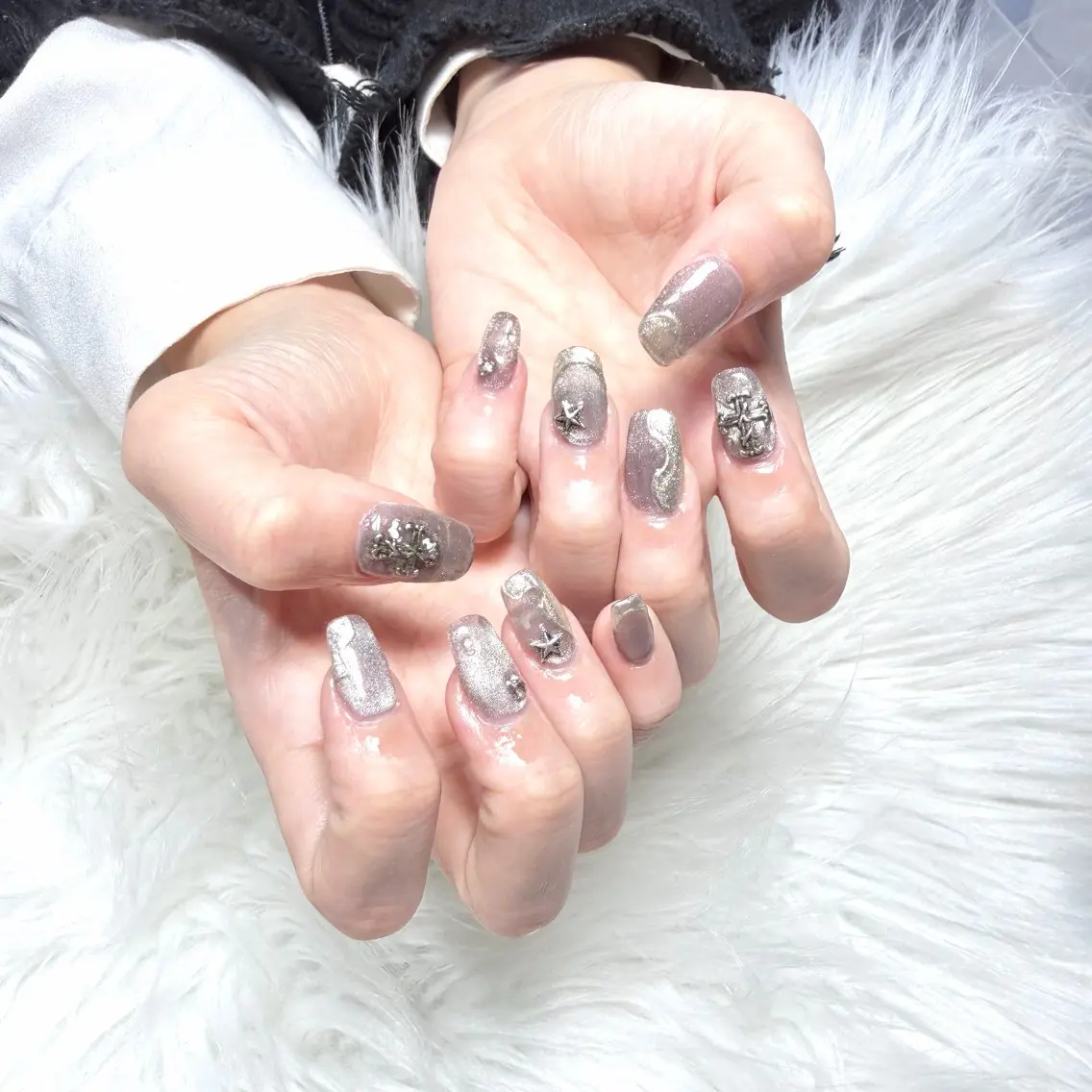 ネイル ミラーネイル 持ち込み シルバー ハンドネイル ツメイク船橋店🍓 Kurea🤍のネイルデザイン