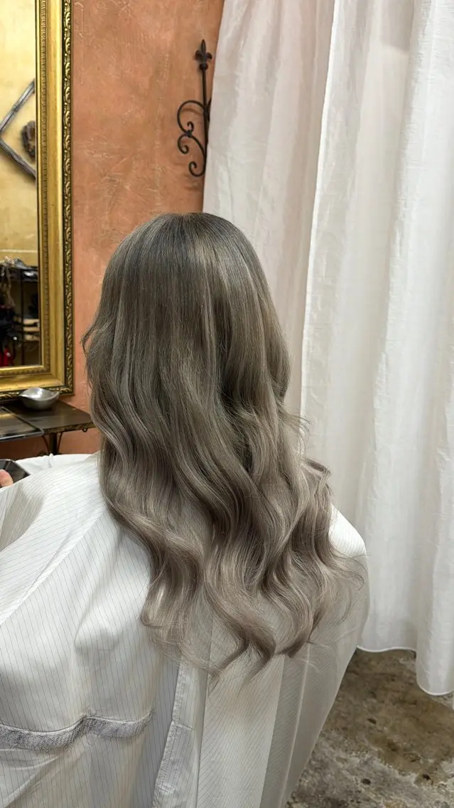 ミディアム エクステ ともざねゆか UniQ/岡山駅のヘアスタイル